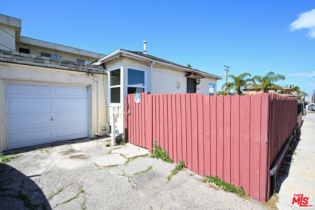 Foto del edificio - 4430 W 134th St