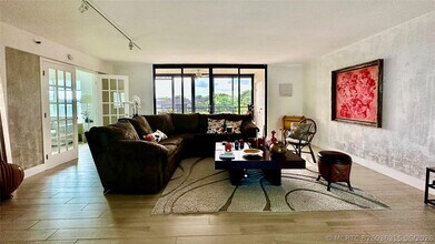 Building Photo - 7582 Regency Lake Dr