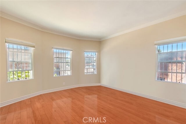 Building Photo - 251 N Kenmore Ave