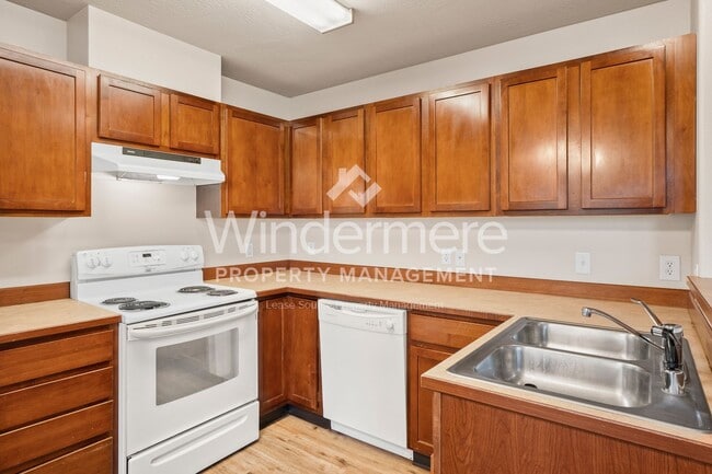 Building Photo - 114 N Bowdish Rd