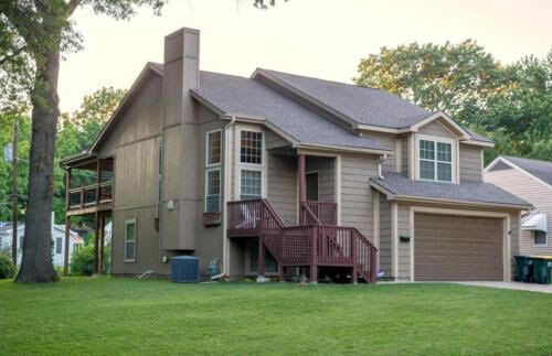 Foto principal - Luxury Living Just Minutes from Prairie Vi...