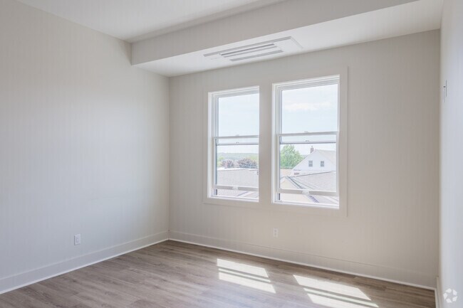 1 BR, 1 BA - 8 Hewitt St