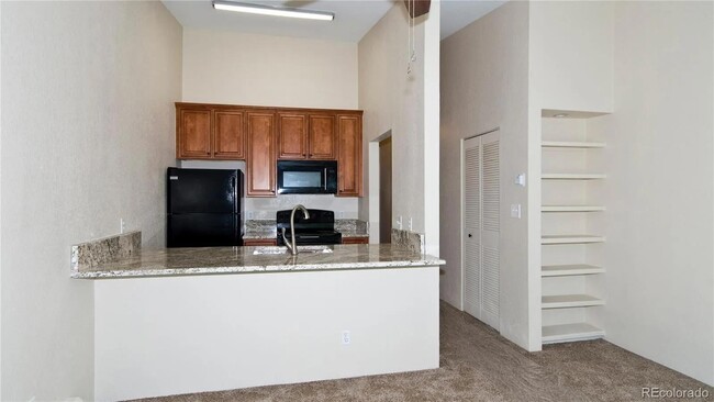 Building Photo - 532 Oakwood Dr