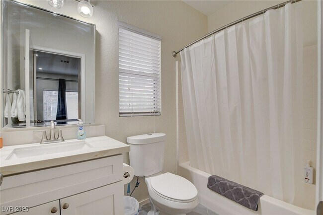 Foto del edificio - 251 S Green Valley Pkwy