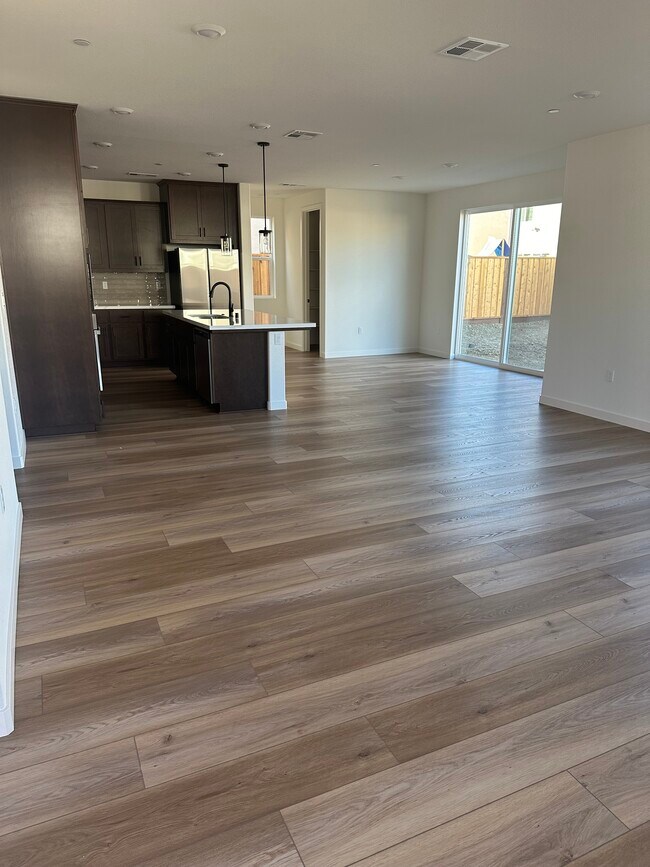 Foto del edificio - 5481 Dunnigan Hills Ln
