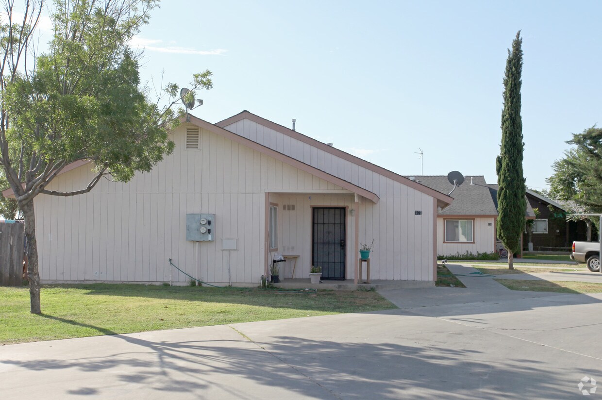 Building Photo - 1452 S College Ln
