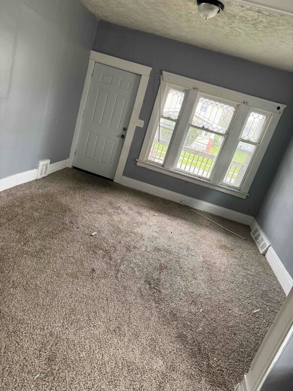 Foto principal - 11130 Continental Ave