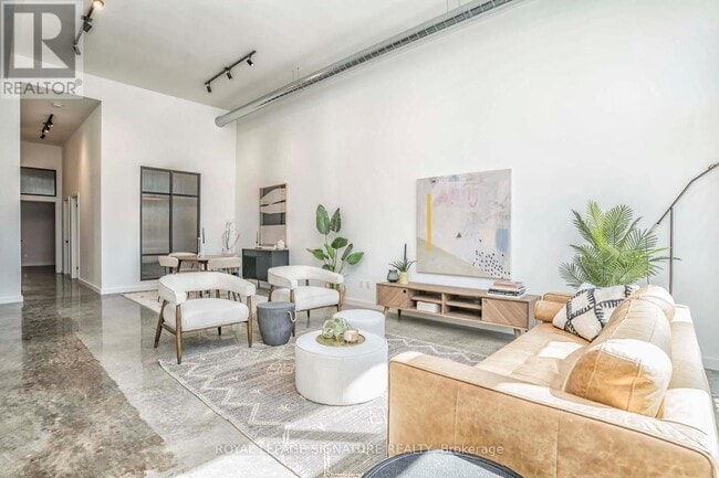 Building Photo - 36 Geary Ave