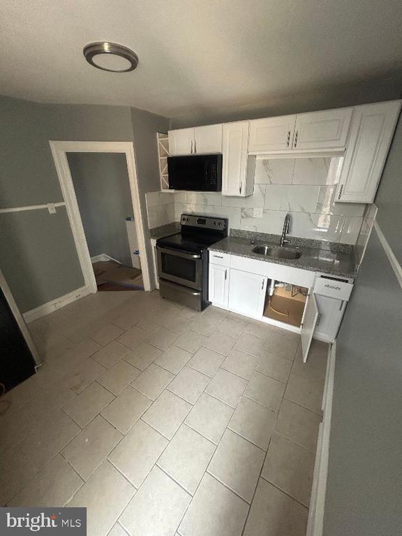Foto del edificio - 4749 Bingham St