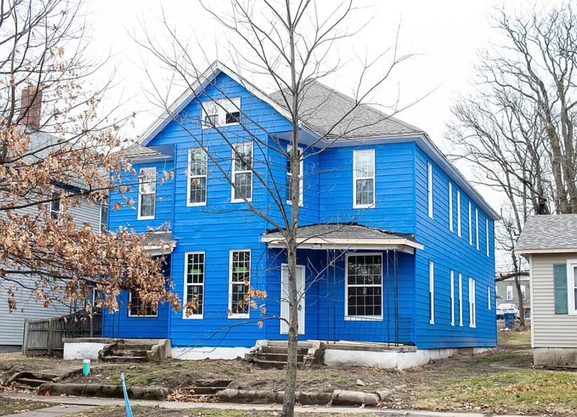 Primary Photo - 512 S 4th St