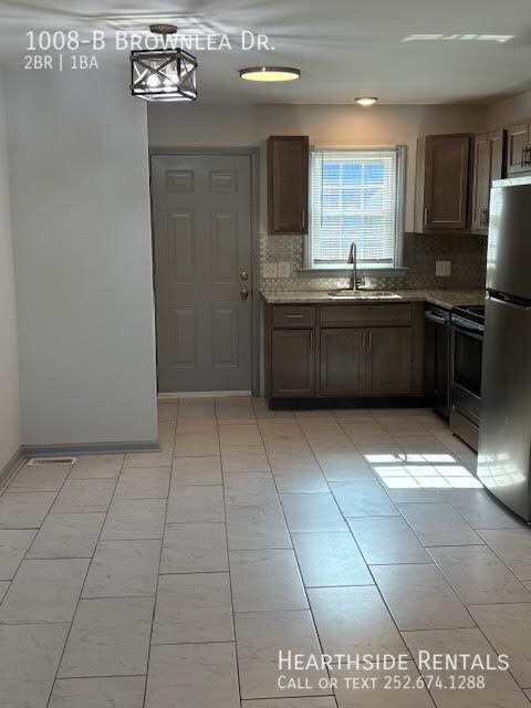 Building Photo - 1008-B Brownlea Dr.-