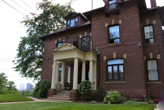 Photo du bâtiment - 646 Broadview Av