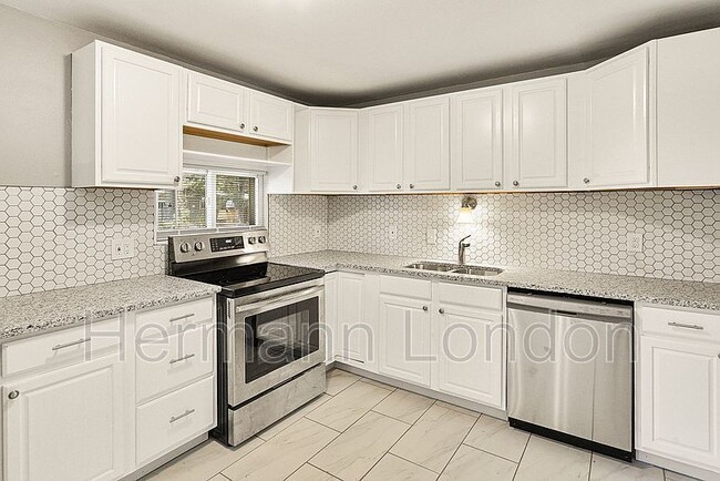 Foto del edificio - 2365 N Pointe Ln