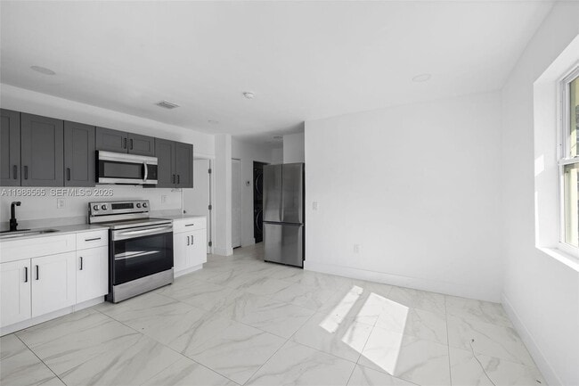 Building Photo - 1445 NW 34th St