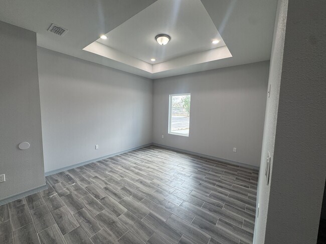 LIVING ROOM - 3015 Impala Dr