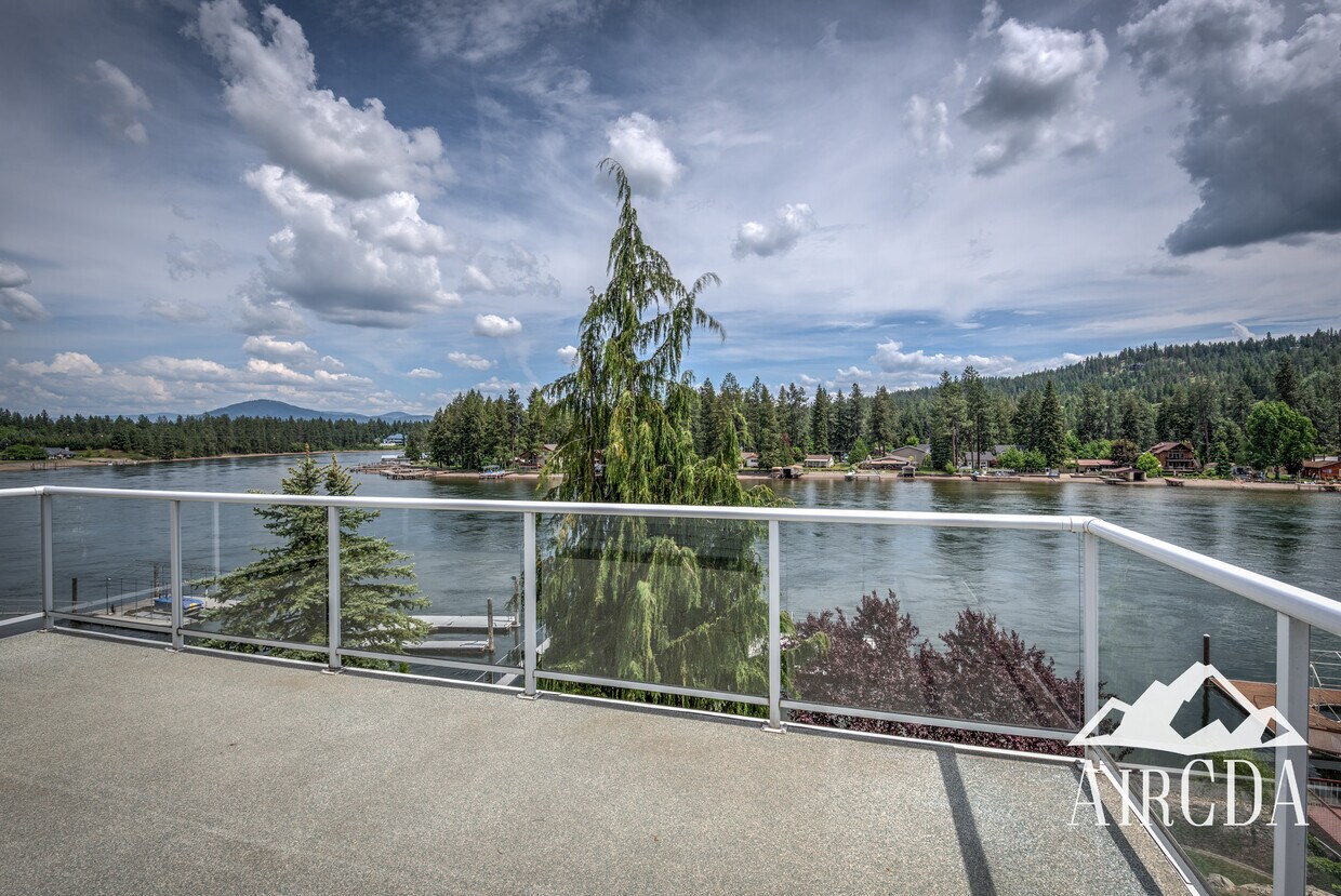 Primary Photo - 1108 S Riverside Harbor Dr