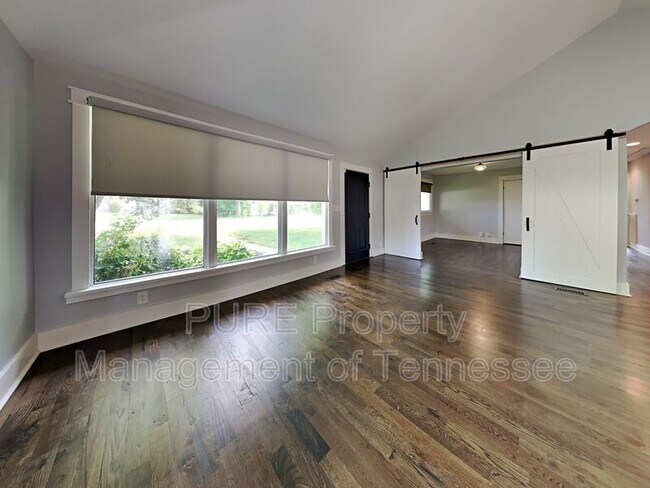 Building Photo - 407 Rosebank Ave