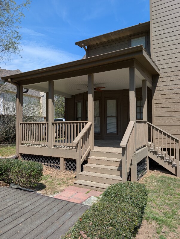 Foto del edificio - 1009 Saddlecreek Pkwy