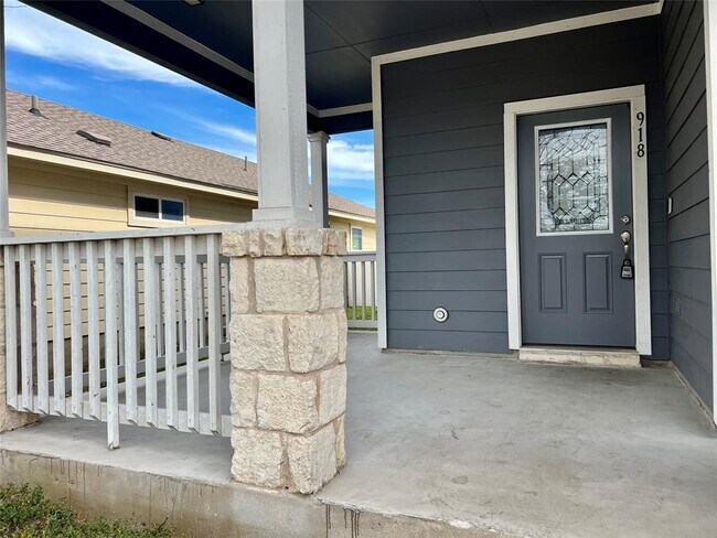 Foto del edificio - 918 Lost Pines Ln