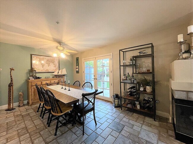Foto del edificio - Beautiful Single Family home with Large Backyard