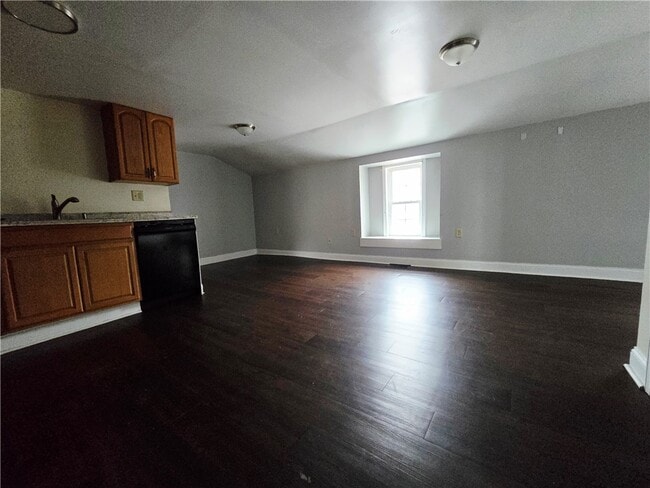 Building Photo - 37 N Virginia St