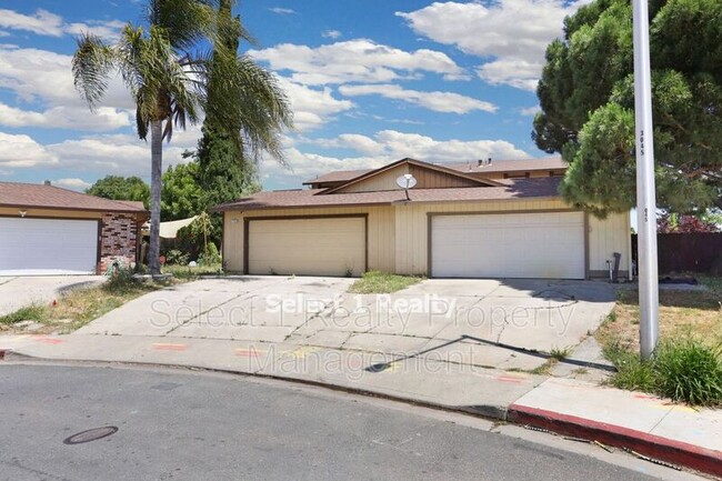 Building Photo - 1730 Linden Pl