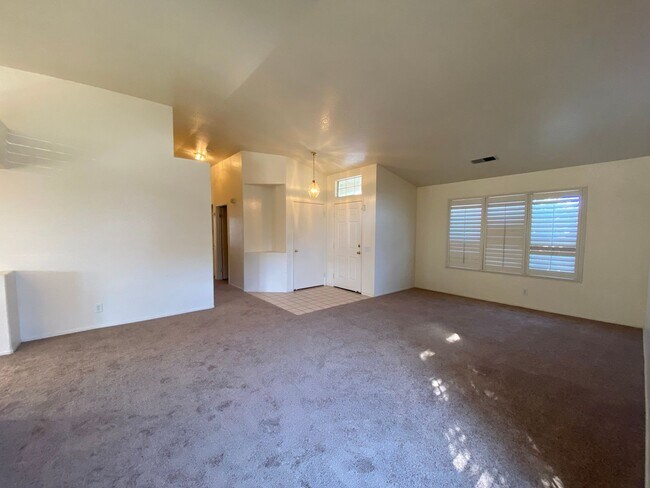 Building Photo - 3 Bedroom Home in Galt - Coming Soon
