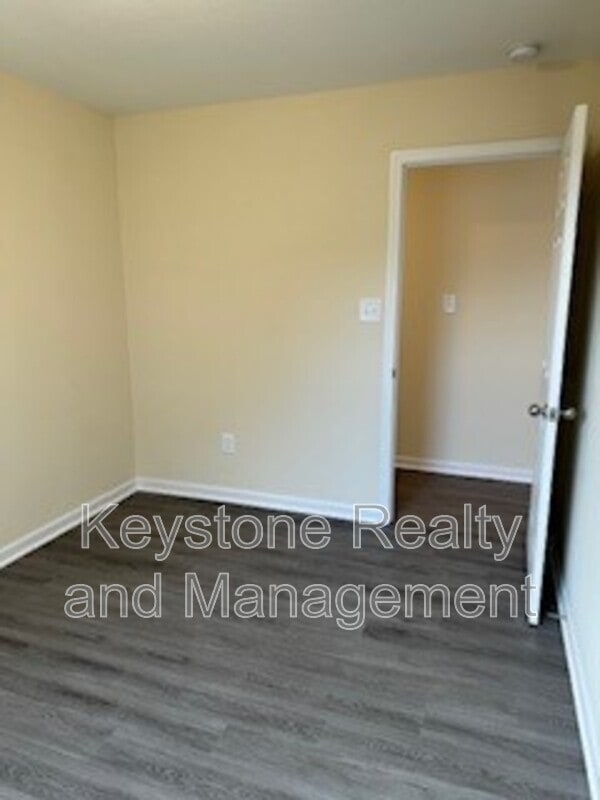 Building Photo - 155 Mace Ln