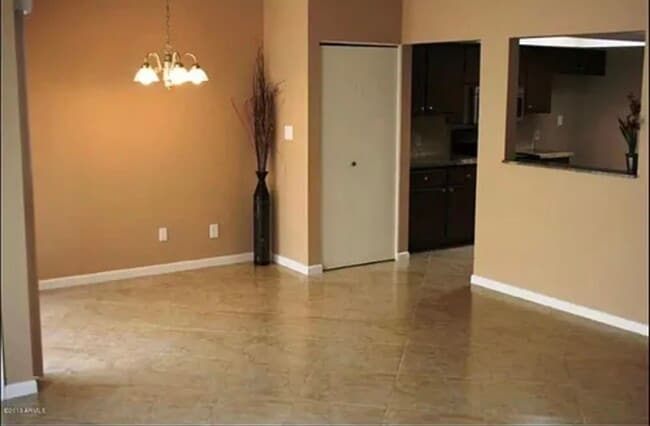 Building Photo - 2446 E 5th Pl