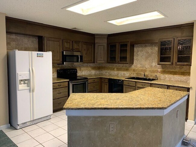 Foto del edificio - Charming 3-bedroom home in the coveted Par...