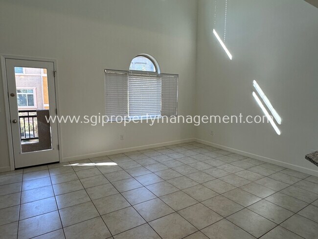 Foto del edificio - 2150 W Alameda Rd
