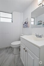 Building Photo - 9700 W Bay Harbor Dr