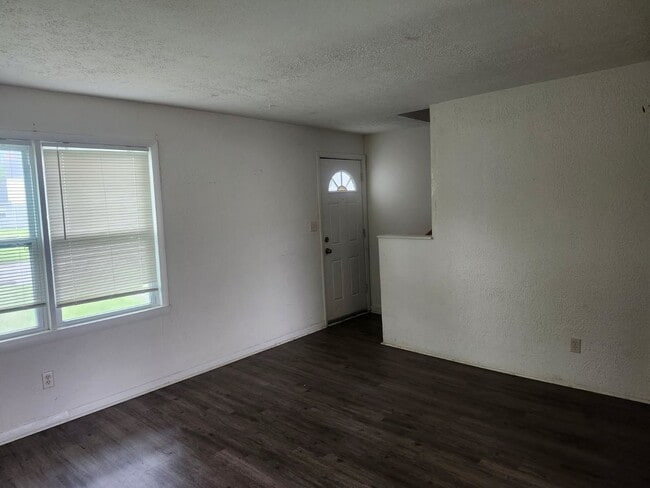 Building Photo - 949-955 South Central Dr., Lorain, OH, 44052