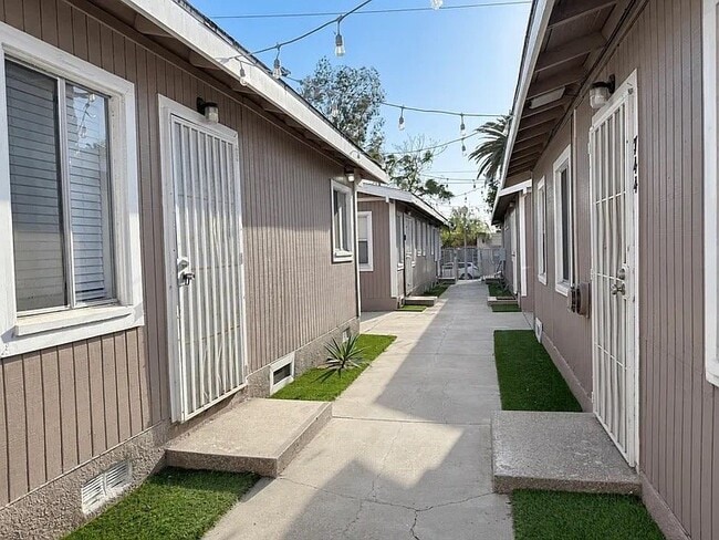 Building Photo - 746 Daisy Ave