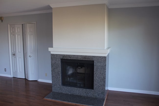 Building Photo - 145 Gardenside Dr
