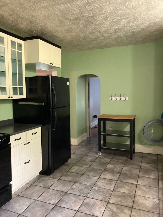 Building Photo - 0 Bed 0 Bath Unit in Olds, AB