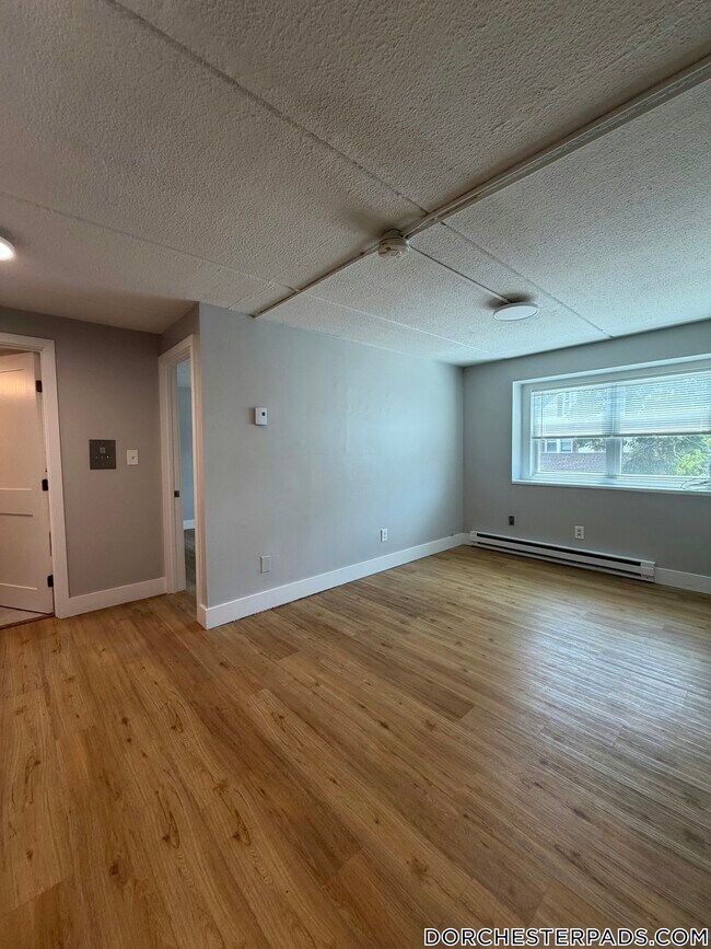 Foto del edificio - 89 Woodrow Ave