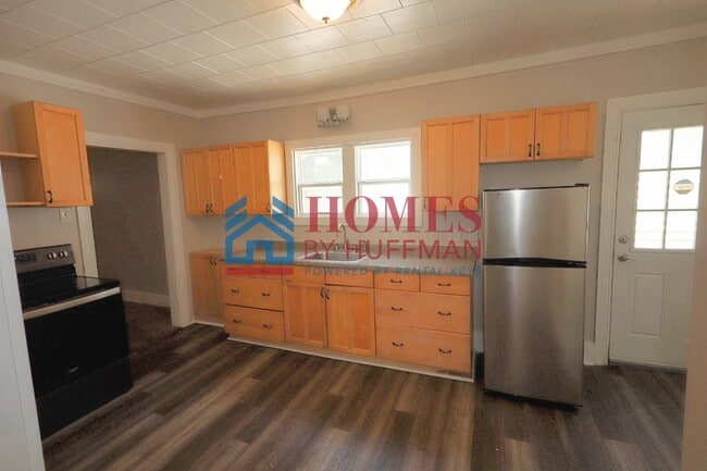 Building Photo - Two Bedroom House | Two Bathrooms