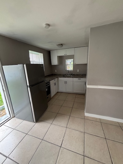 Building Photo - 1064 N Tamiami Trl