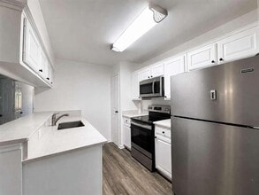 Building Photo - 305 N Arizona Dr