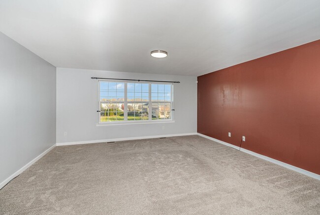 Building Photo - Welcome to this 3 bedroom, 2.5 bathroom to...