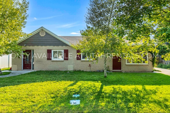 Building Photo - 363 S 800 E
