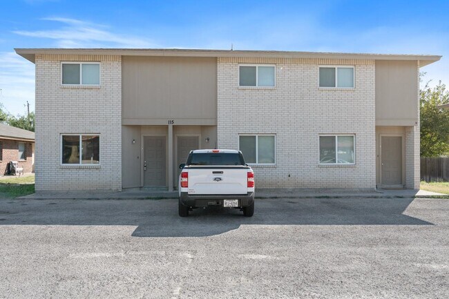 Foto del edificio - 115 Rhonda Dr