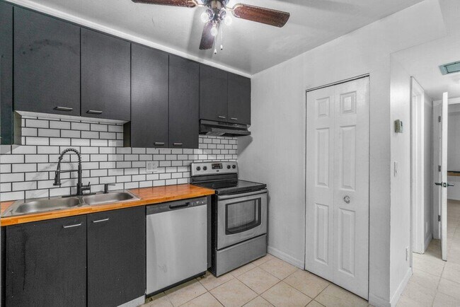 Foto del edificio - 1149 NW 13th St