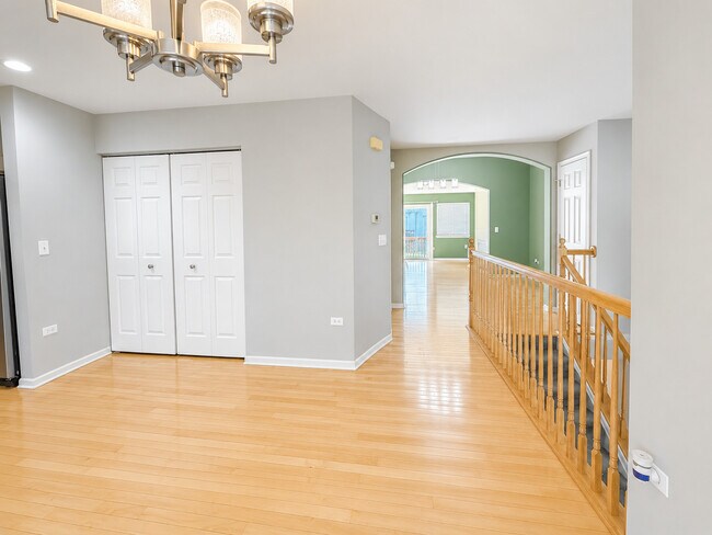 Building Photo - 3131 Saganashkee Ln