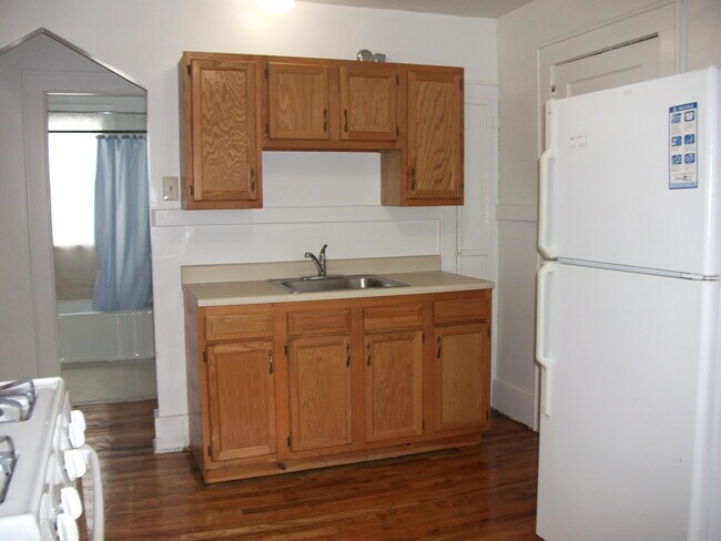 Building Photo - 232 Kensington Pl