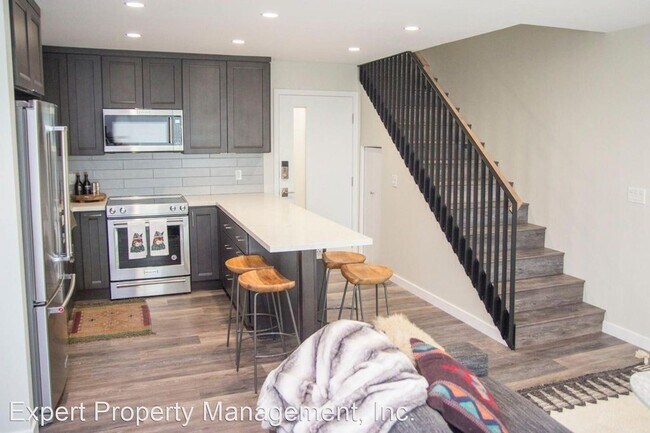 Foto del edificio - 2121 Newcastle Ave