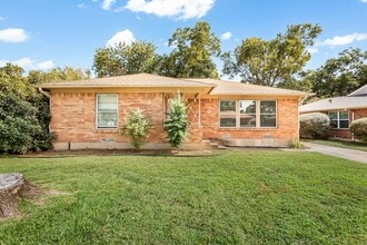 Building Photo - 1830 Viewcrest Dr