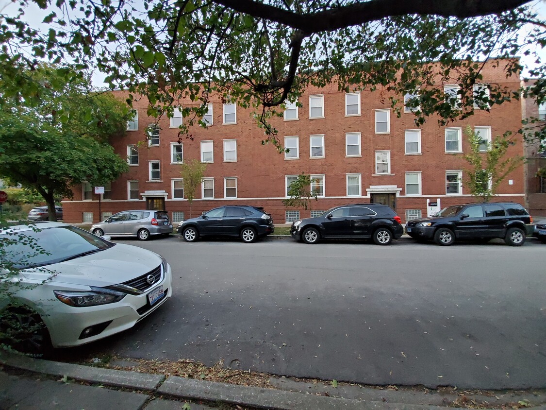 Primary Photo - 1750 W Rascher Ave