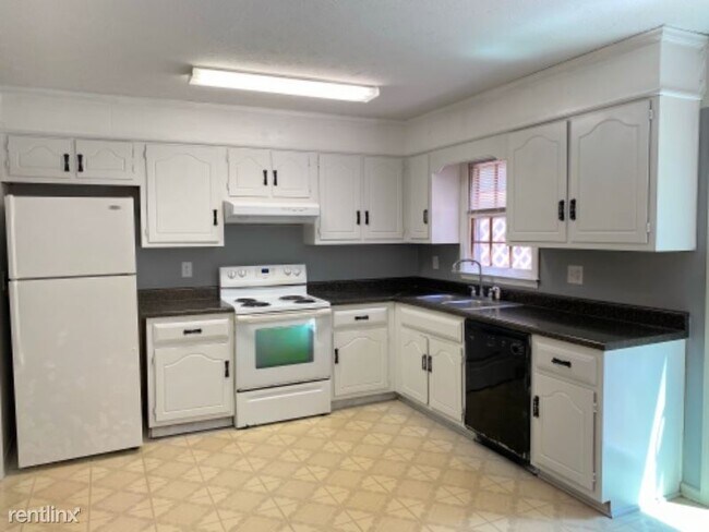Building Photo - 218 Highland Park Dr
